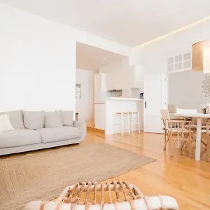 feels-like-home-baixa-modern-apartment.hotels-lisbon-portugal.com/
